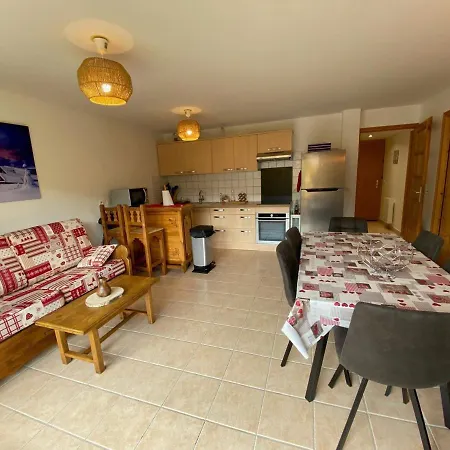 Apartment T2 + Avec Balcon Oriente Sud A Saint-jean-de-sixt, Proche De La Clusaz *